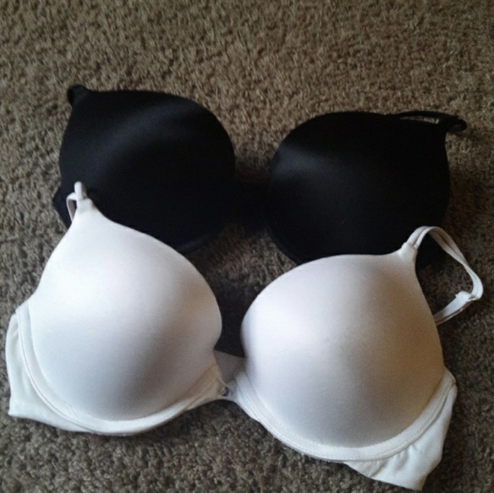 Bundle of Victoria secret bras ONLY BLACK ONE LEFT